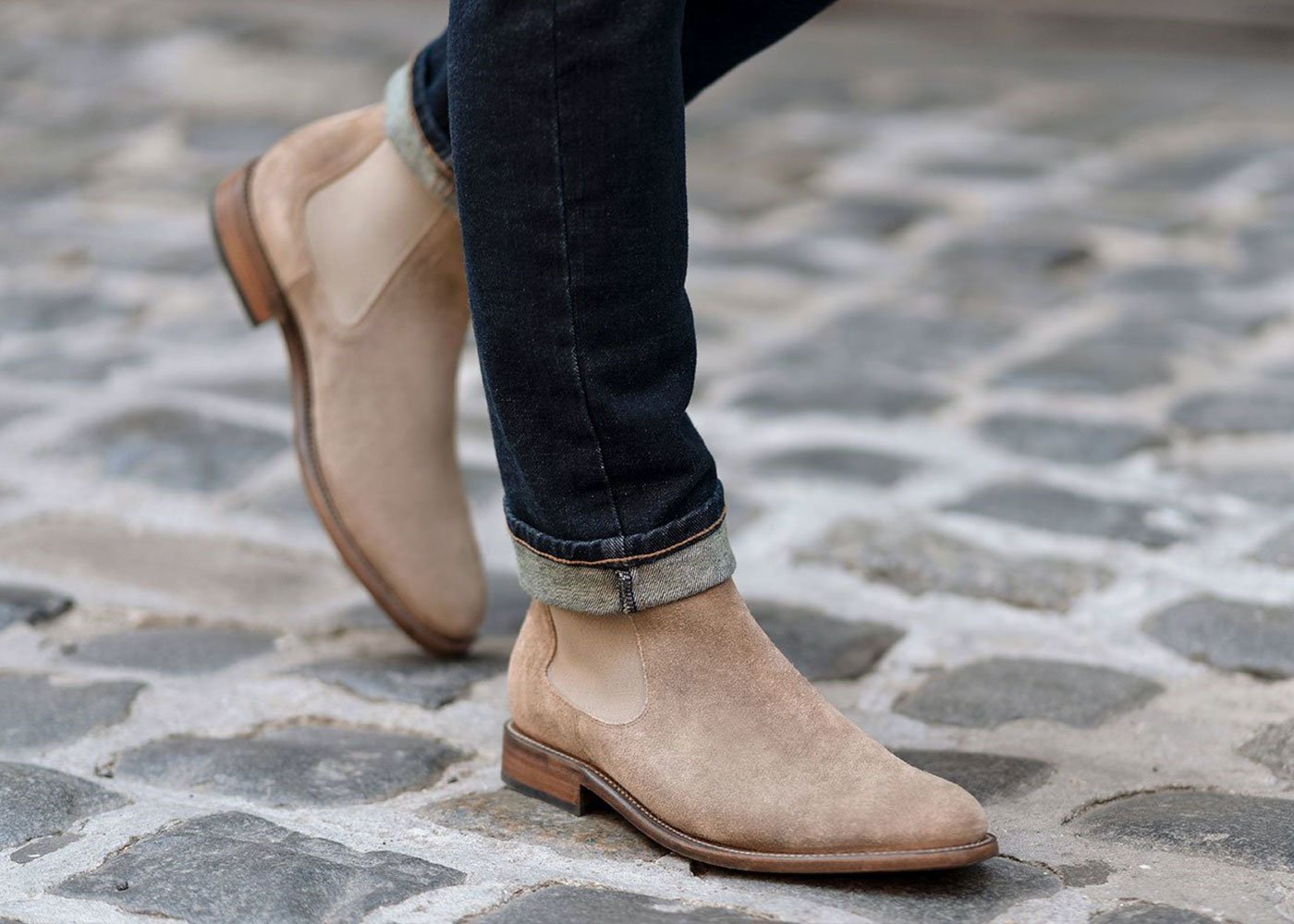 Herren-Cavalier-Chelsea-Boot aus hellbraunem Sandstein-Wildleder von Thursday Boot Company