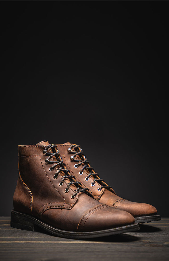 „Die überraschend günstigen Stiefel, die besser werden, wenn man sie schlägt.“